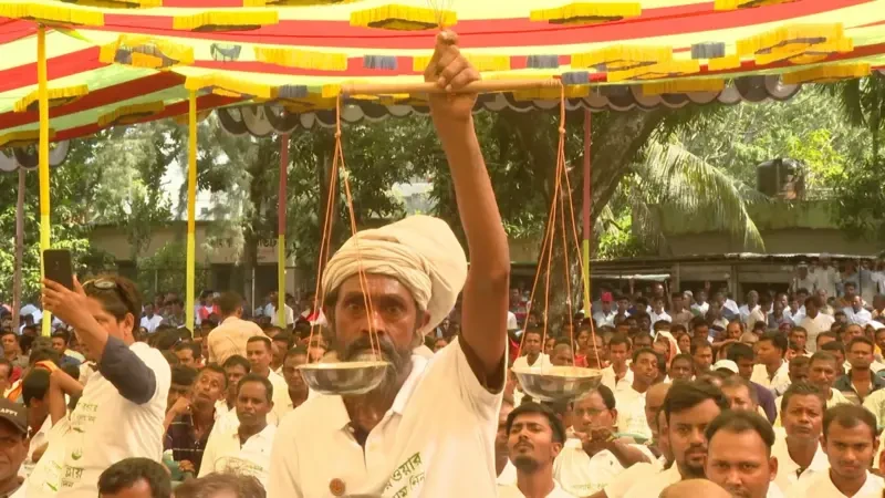 হিন্দুদের কারো কারো ‘জামায়াতে যোগ দেওয়ার’ কারণ কী, তাদের নেতৃত্ব দেওয়ার সুযোগ আছে?